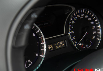Подержанный автомобиль Infiniti JX 2013 года (10 фото)