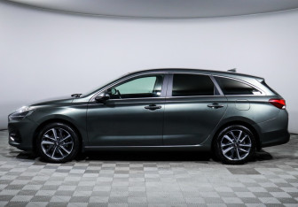 Подержанный автомобиль Hyundai i30 Wagon 2022 года (8 фото)
