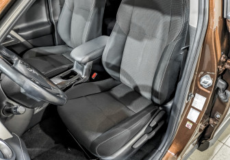 Подержанный автомобиль Toyota RAV4 2016 года (20 фото)