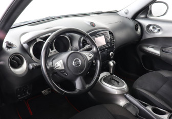 Подержанный автомобиль Nissan Juke 2011 года (5 фото)