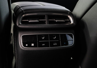 Подержанный автомобиль Genesis G80 2021 года (13 фото)