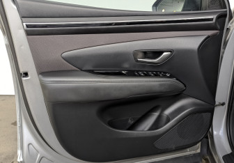 Подержанный автомобиль Hyundai Tucson 2023 года (18 фото)