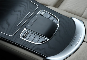 Подержанный автомобиль Mercedes-Benz GLC Coupe 2021 года (15 фото)