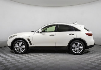 Подержанный автомобиль Infiniti FX 2013 года (8 фото)