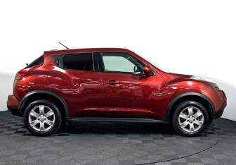 Подержанный автомобиль Nissan Juke 2012 года (4 фото)
