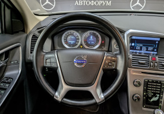 Подержанный автомобиль Volvo XC60 2013 года (22 фото)