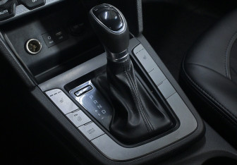 Подержанный автомобиль Hyundai Elantra Sedan 2020 года (12 фото)