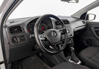 Подержанный автомобиль Volkswagen Polo Sedan 2019 года (16 фото)