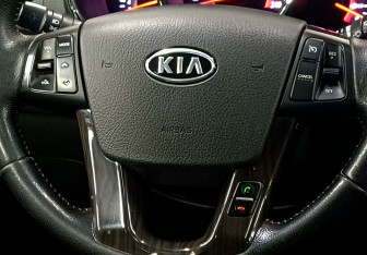 Подержанный автомобиль Kia Sorento 2011 года (13 фото)