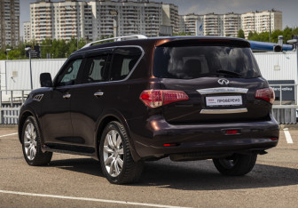 Подержанный автомобиль Infiniti QX56 2012 года (9 фото)
