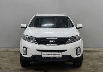 Подержанный автомобиль Kia Sorento 2014 года (2 фото)