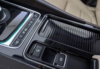 Подержанный автомобиль Jaguar F-Pace 2019 года (26 фото)