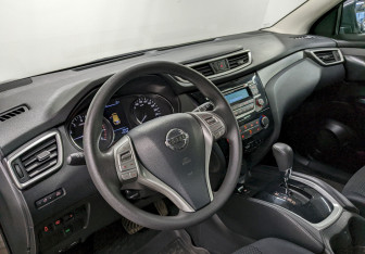 Подержанный автомобиль Nissan Qashqai 2014 года (12 фото)
