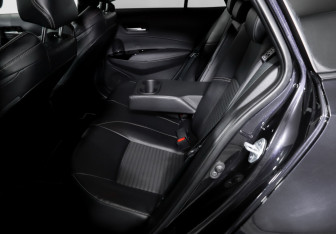 Подержанный автомобиль Toyota Corolla Wagon 2020 года (10 фото)
