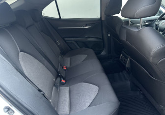 Подержанный автомобиль Toyota Camry Sedan 2021 года (14 фото)