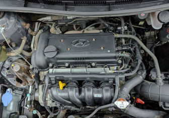 Подержанный автомобиль Hyundai Solaris Hatchback 2013 года (9 фото)