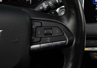 Подержанный автомобиль Cadillac XT4 2020 года (29 фото)