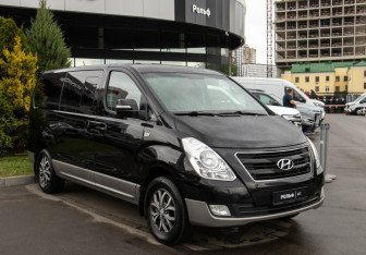Подержанный автомобиль Hyundai Grand Starex 2017 года (2 фото)