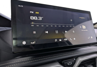 Подержанный автомобиль Geely Okavango 2023 года (28 фото)