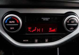 Подержанный автомобиль Kia Picanto 2015 года (15 фото)