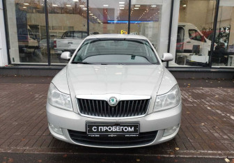 Подержанный автомобиль Skoda Octavia Liftback 2012 года (2 фото)
