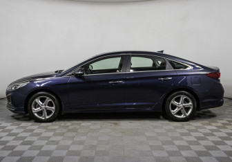 Подержанный автомобиль Hyundai Sonata 2017 года (8 фото)