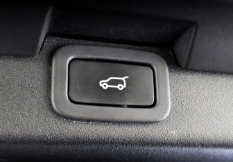 Подержанный автомобиль Land Rover Discovery 2018 года (26 фото)