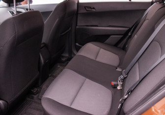 Подержанный автомобиль Hyundai Creta 2019 года (11 фото)