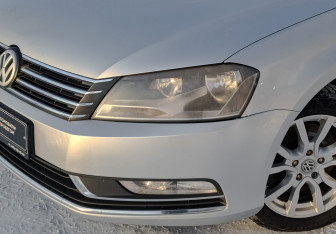 Подержанный автомобиль Volkswagen Passat Sedan 2012 года (17 фото)
