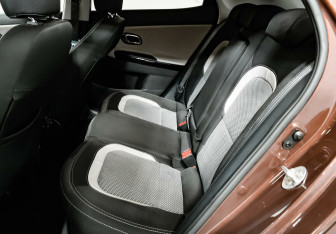 Подержанный автомобиль Kia Ceed Hatchback 2013 года (14 фото)