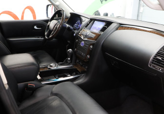 Подержанный автомобиль Infiniti QX80 2014 года (8 фото)