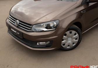 Подержанный автомобиль Volkswagen Polo Sedan 2017 года (21 фото)