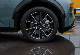 Подержанный автомобиль Zeekr X 2023 года (13 фото)