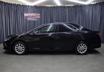 Подержанный автомобиль Toyota Camry Sedan 2016 года (7 фото)