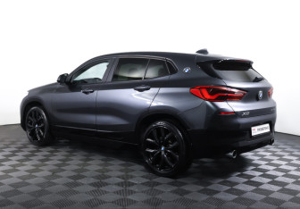 Подержанный автомобиль BMW X2 2018 года (7 фото)