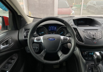 Подержанный автомобиль Ford Kuga 2014 года (14 фото)
