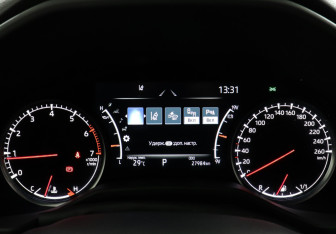 Подержанный автомобиль Toyota Land Cruiser Suv 2023 года (11 фото)