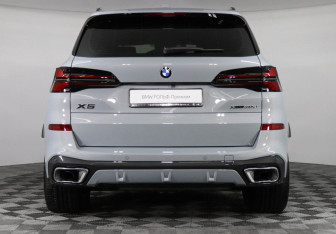 Новый BMW X5 2025 (4 фото)