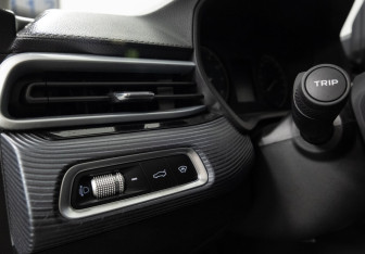 Подержанный автомобиль Geely Emgrand 2023 года (9 фото)