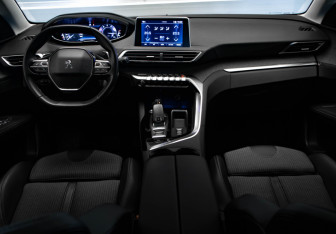 Подержанный автомобиль Peugeot 3008 2021 года (8 фото)