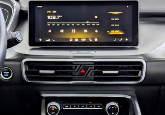 Подержанный автомобиль Geely Coolray 2022 года (15 фото)