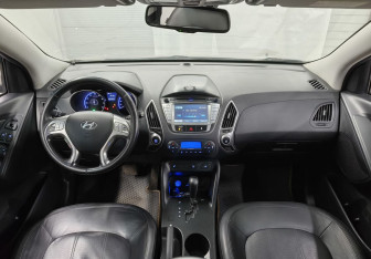 Подержанный автомобиль Hyundai ix35 2011 года (14 фото)