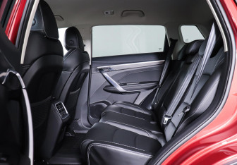 Подержанный автомобиль Geely Atlas Pro 2023 года (18 фото)