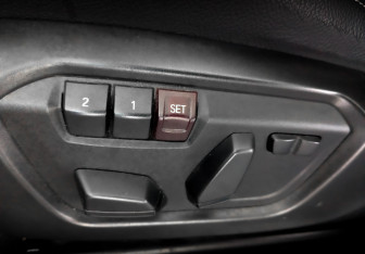 Подержанный автомобиль BMW X4 2017 года (21 фото)