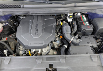 Подержанный автомобиль Kia Carnival 2021 года (14 фото)