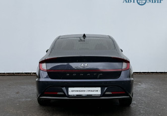 Подержанный автомобиль Hyundai Sonata 2020 года (6 фото)