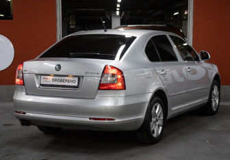 Подержанный автомобиль Skoda Octavia Liftback 2012 года (5 фото)