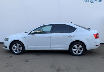Подержанный автомобиль Skoda Octavia Liftback 2019 года (8 фото)