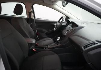 Подержанный автомобиль Ford Focus Sedan 2019 года (9 фото)