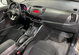 Подержанный автомобиль Kia Sportage 2013 года (10 фото)